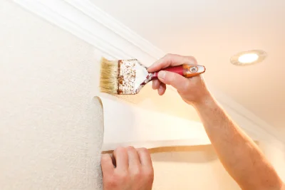 Pose de papier peint à Bannalec — revêtements muraux et toiles de verre
